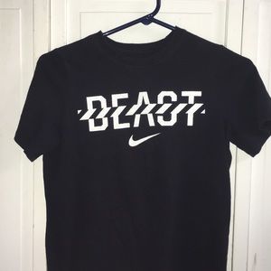 BOYS BLACK NIKE T-SHIRT